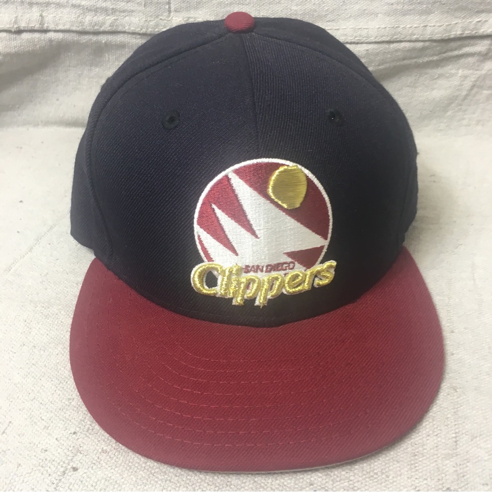 Vintage CoopersTown New Era 5950 San Diego Clippers Basketball Mens Fitt…